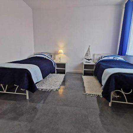 Plazowa 2 Hotel Рови Екстериор снимка